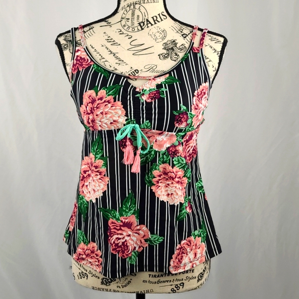 Mossimo Juniors Large Tankini Top only